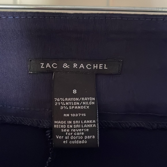 Comfortable fit Zac & Rachael Capris - Picture 2 of 4